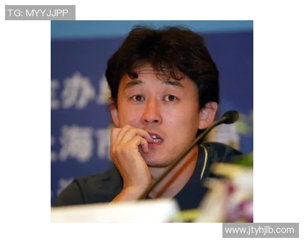 中国足球二号球星究竟是谁引发球迷热议与媒体深度解读