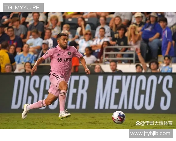 足坛传奇谢幕万众送别昔日英雄泪洒绿茵永存人心