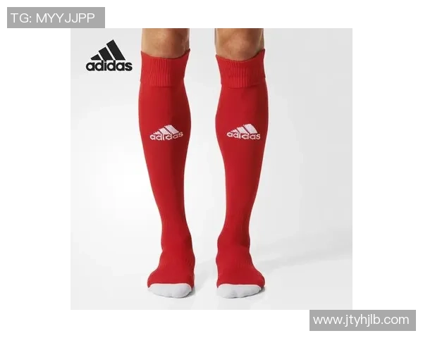 从球星的足球袜看绿茵场时尚风潮与个性表达的新趋势